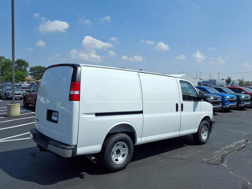 2025 Chevrolet Express 2500 Work Van