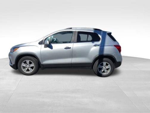 Silver Ice Metallic 2019 Chevrolet Trax LT