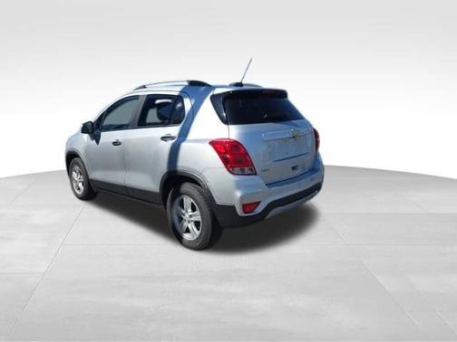 Silver Ice Metallic 2019 Chevrolet Trax LT