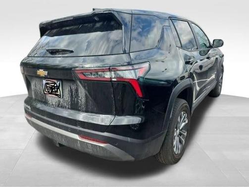 Mosaic Black Metallic 2026 Chevrolet Equinox LT