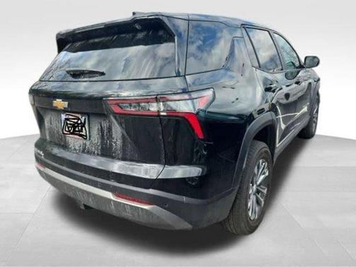 Mosaic Black Metallic 2026 Chevrolet Equinox LT