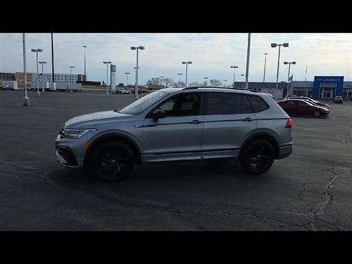2023 Volkswagen Tiguan 2.0T SE R-Line Black