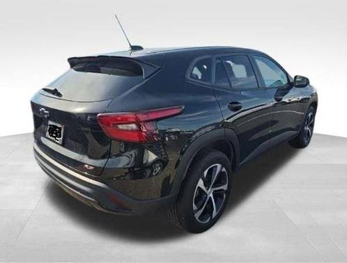 Mosaic Black Metallic 2024 Chevrolet Trax 1RS