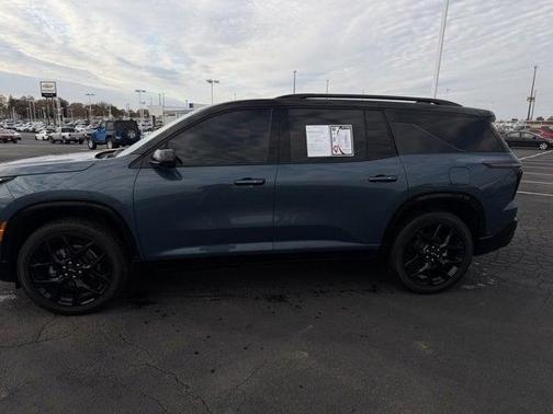 2025 Chevrolet Traverse RS