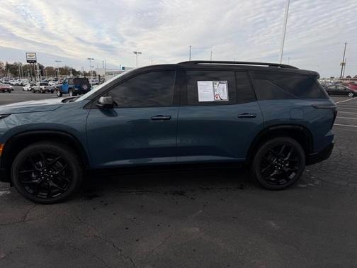 2025 Chevrolet Traverse RS