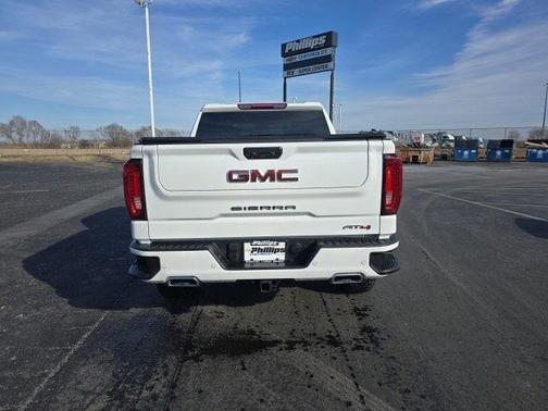 2025 GMC Sierra 1500 AT4