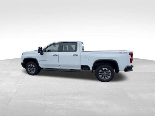 Summit White 2024 Chevrolet Silverado 2500 Custom