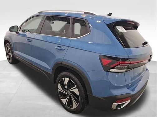 Monterey Blue Pearl 2025 Volkswagen Taos 1.5T SE