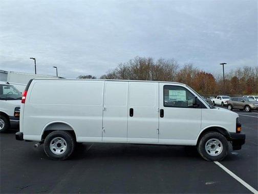 2025 Chevrolet Express 3500 Work Van