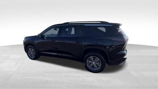 Mosaic Black Metallic 2025 Chevrolet Traverse LT
