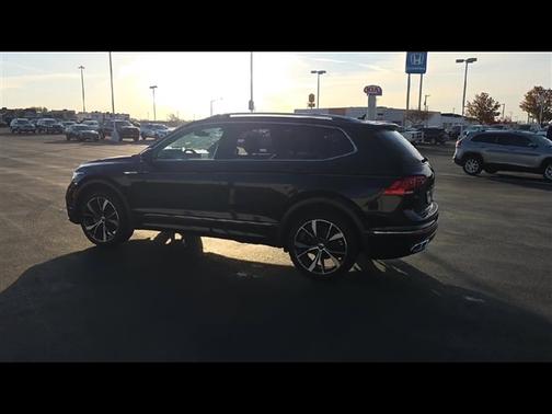 2022 Volkswagen Tiguan 2.0T SEL R-Line
