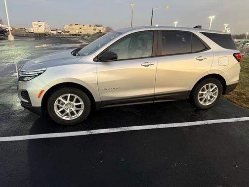 2022 Chevrolet Equinox LS