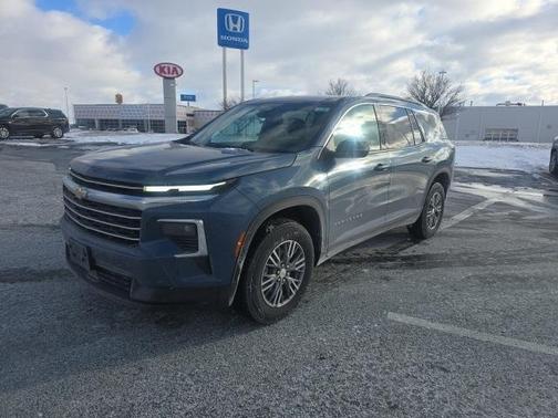 2025 Chevrolet Traverse LT