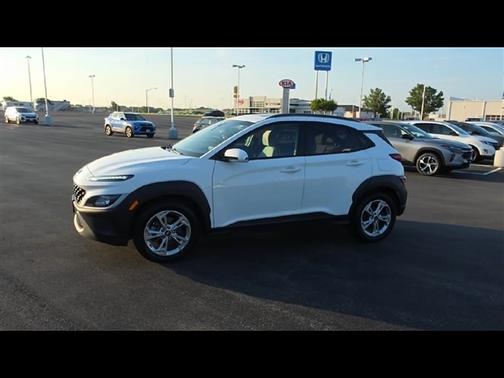 2023 Hyundai KONA SEL