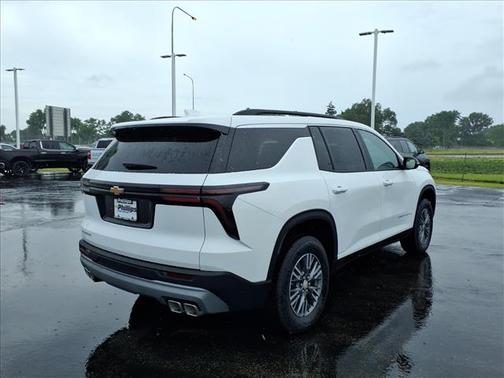 Summit White 2026 Chevrolet Traverse LT