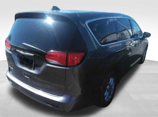 Granite Crystal Clearcoat Metallic 2022 Chrysler Voyager LX