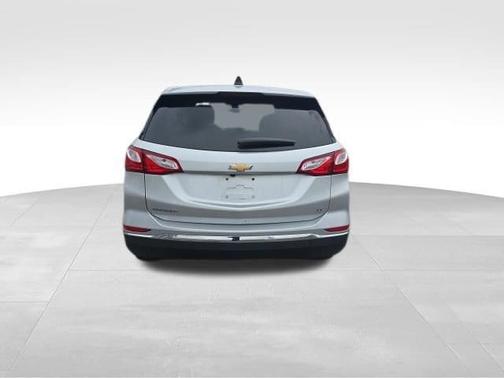 Silver Ice Metallic 2020 Chevrolet Equinox 2LT