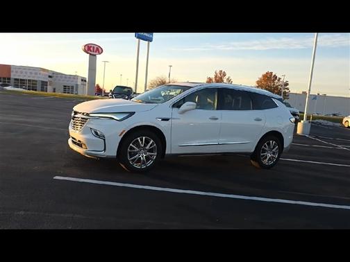 2023 Buick Enclave Essence