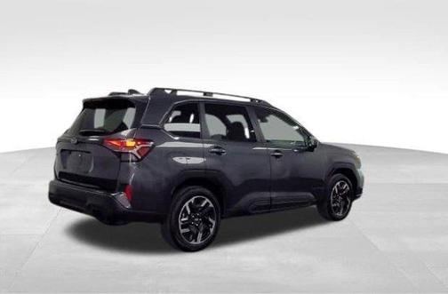 Magnetite Gray Metallic 2025 Subaru Forester Limited