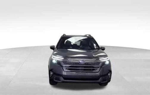 Magnetite Gray Metallic 2025 Subaru Forester Limited