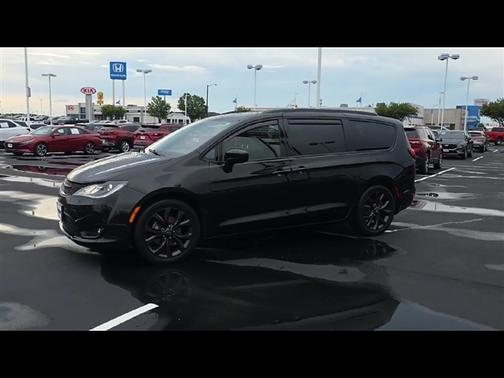 2020 Chrysler Pacifica Touring-L Plus