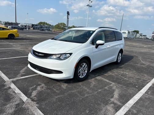 2021 Chrysler Voyager LXI