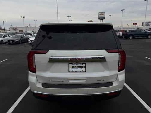 2023 GMC Yukon SLT