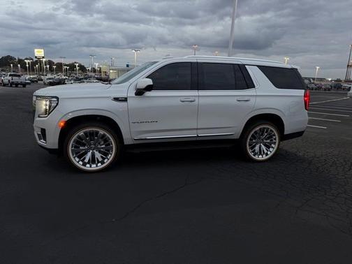 2023 GMC Yukon SLT