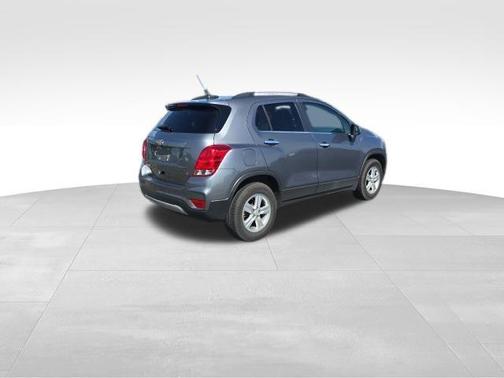 Satin Steel Metallic 2019 Chevrolet Trax LT
