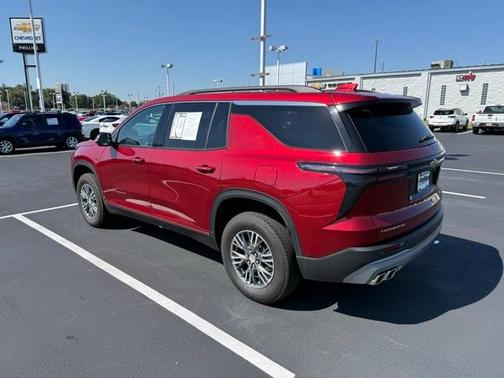 2024 Chevrolet Traverse LT