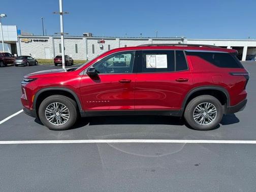 2024 Chevrolet Traverse LT