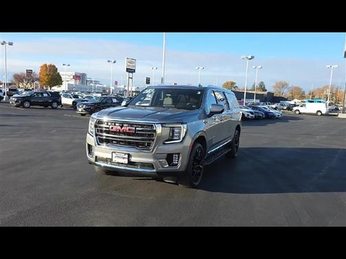 2023 GMC Yukon XL SLT