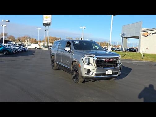 2023 GMC Yukon XL SLT
