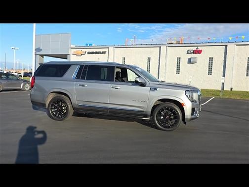 2023 GMC Yukon XL SLT