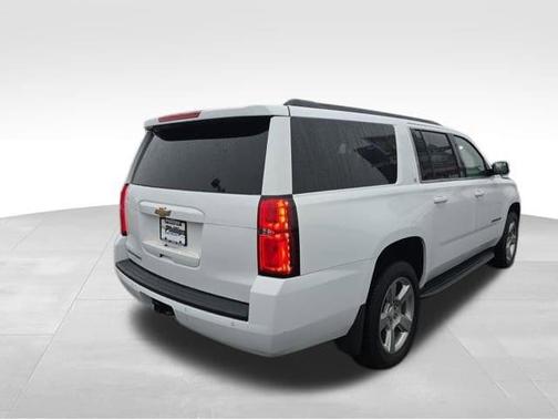 Summit White 2019 Chevrolet Suburban LT