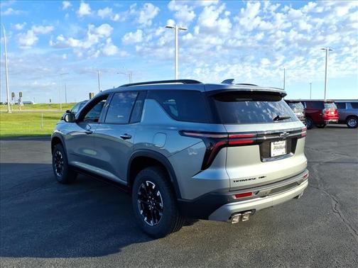 Sterling Gray Metallic 2026 Chevrolet Traverse Z71