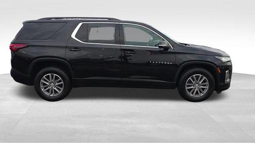 Mosaic Black Metallic 2023 Chevrolet Traverse LT Cloth