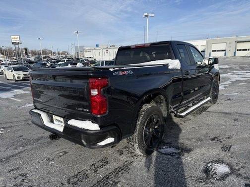 2022 Chevrolet Silverado 1500 Custom