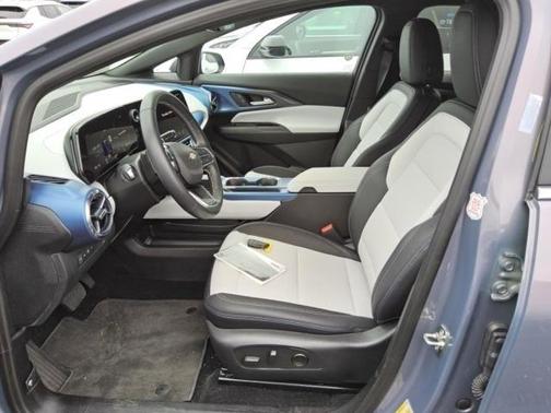 2025 Chevrolet Equinox EV LT 2