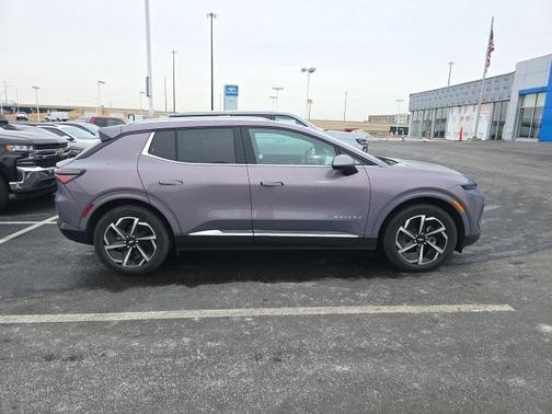2025 Chevrolet Equinox EV LT 2
