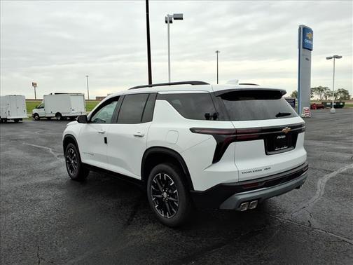 Summit White 2026 Chevrolet Traverse LT