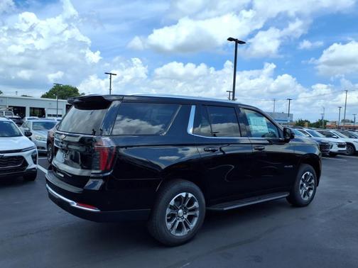 2025 Chevrolet Tahoe LS