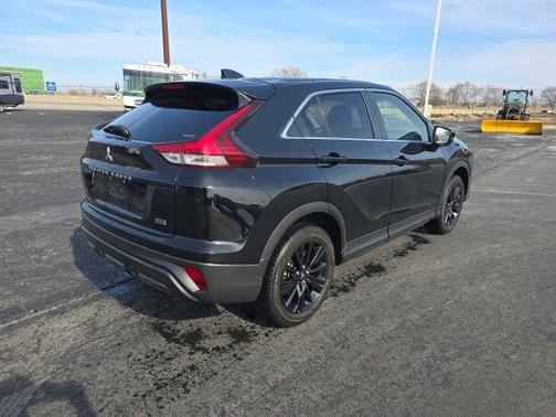 2024 Mitsubishi Eclipse Cross LE