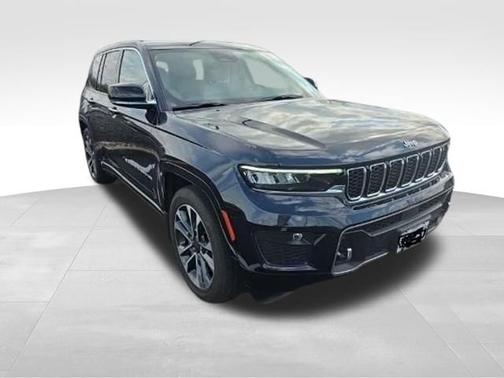 Midnight Sky 2023 Jeep Grand Cherokee Overland