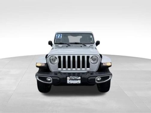 Silver Zynith Clearcoat 2022 Jeep Wrangler Unlimited Sahara