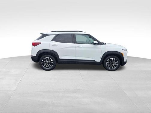 Summit White 2024 Chevrolet Trailblazer LT