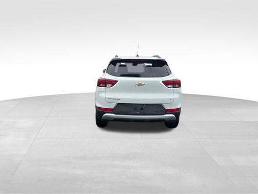 Summit White 2024 Chevrolet Trailblazer LT