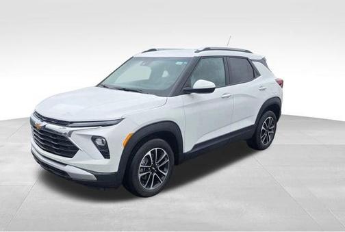 Summit White 2024 Chevrolet Trailblazer LT