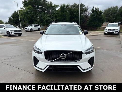 Crystal White Metallic 2025 Volvo XC60 B5 AWD