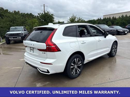 Crystal White Metallic 2025 Volvo XC60 B5 AWD